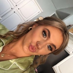 Meet your Posher, Jasmine